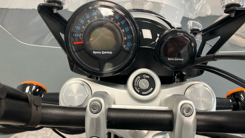 Royal Enfield Super Meteor 650 Celestial (23MY)